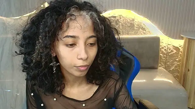 Snapshot of Agnis_ink_r chatting on November 2025 01:44:02 PM Agnis ink r online show from November 2025 01:44:02 PM