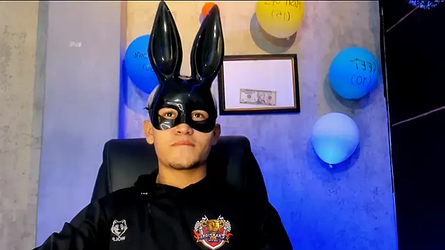 Snapshot of Manuel_FPG chatting on November 2025 02:00:02 AM Manuel FPG online show from November 2025 02:00:02 AM