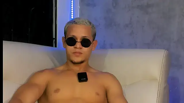 Snapshot of Manuel_FPG chatting on December 2025 03:41:01 AM Manuel FPG online show from December 2025 03:41:01 AM