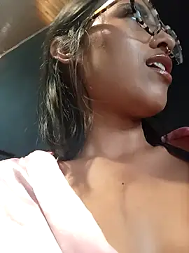 Snapshot of celeste_contreras chatting on October 2025 04:06:01 PM celeste contreras online show from October 2025 04:06:01 PM