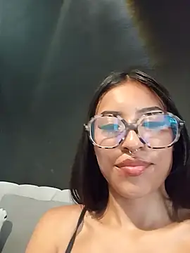 Snapshot of celeste_contreras chatting on October 2025 04:06:02 PM celeste contreras online show from October 2025 04:06:02 PM