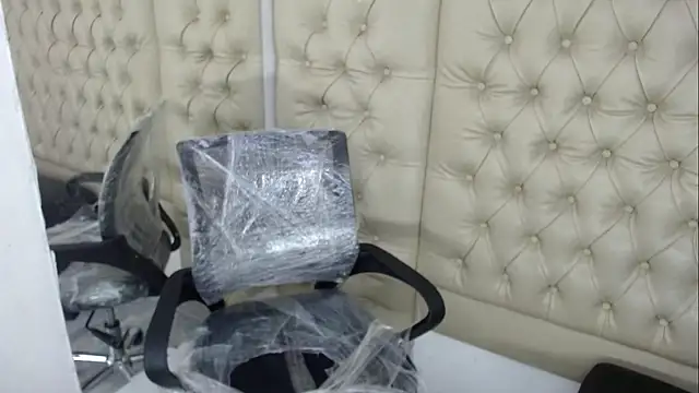 JessicaHott01 online show from December 2025 07:35:01 PM