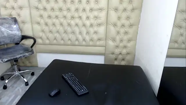 JessicaHott01 online show from October 2025 07:47:02 PM