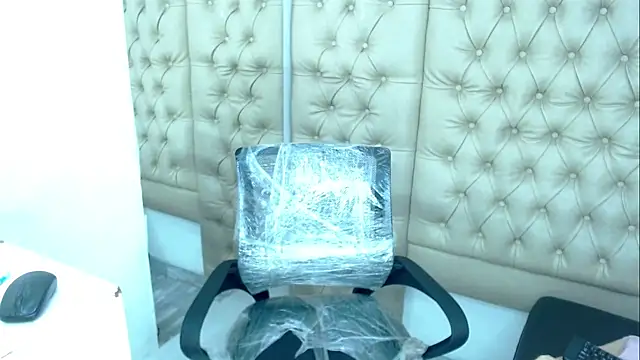 JessicaHott01 online show from January 2026 01:14:01 PM