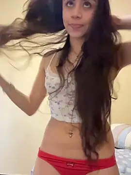 Snapshot of Ariovalle chatting on March 2026 05:48:01 AM Ariovalle online show from March 2026 05:48:01 AM