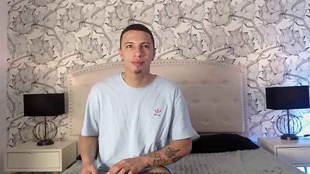 Luna Noire1 online show from March 2026 04:19:01 AM