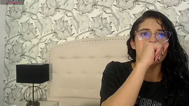 Luna Noire1 online show from February 2026 04:23:01 AM