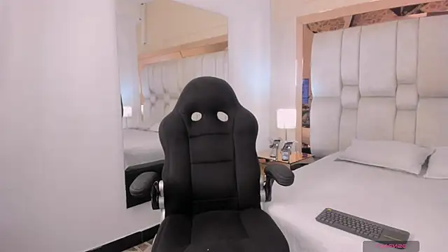 REINA ADAHARA online show from March 2026 03:38:01 AM