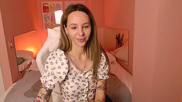 Snapshot of MiaGraham1 chatting on September 2025 06:34:01 PM MiaGraham1 online show from September 2025 06:34:01 PM