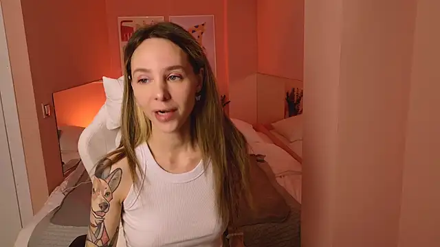 Snapshot of MiaGraham1 chatting on October 2025 03:53:01 PM MiaGraham1 online show from October 2025 03:53:01 PM