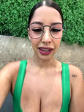 Snapshot of luvely chatting on December 2025 09:01:02 PM luvely online show from December 2025 09:01:02 PM