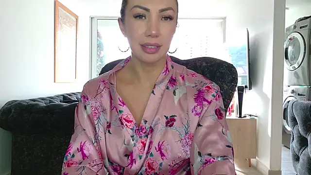 Snapshot of Sarahlove_90 chatting on September 2025 09:32:02 PM Sarahlove 90 online show from September 2025 09:32:02 PM