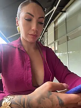 Snapshot of Sarahlove_90 chatting on September 2025 07:43:02 PM Sarahlove 90 online show from September 2025 07:43:02 PM