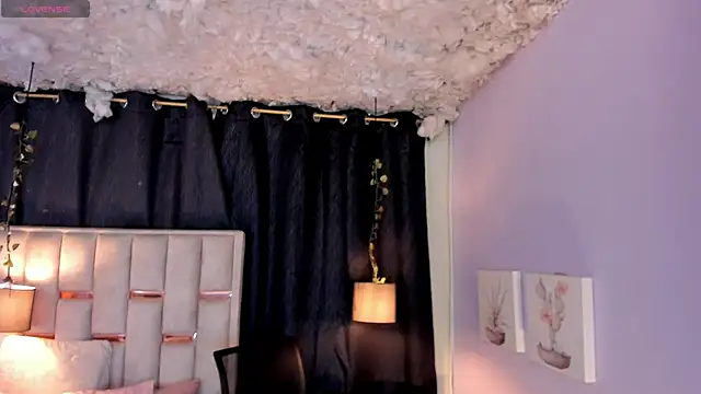 Snapshot of melody-rouss chatting on November 2025 03:07:02 AM melody-rouss online show from November 2025 03:07:02 AM