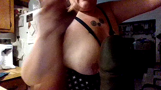 ScrawburryBBW online show from September 2025 04:27:01 AM