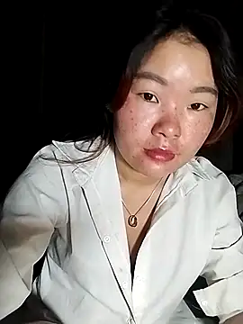 lylylove online show from May 2026 11:23:02 PM