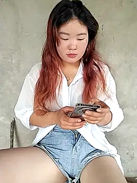 lylylove online show from May 2026 04:53:02 AM