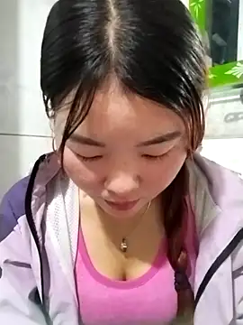 lylylove online show from May 2026 05:22:01 AM