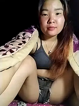 lylylove online show from April 2026 12:45:01 PM