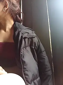 Ngocmi909 online show from March 2026 03:21:02 AM