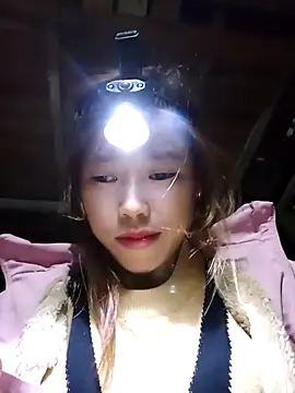 Ngocmi909 online show from November 2025 01:55:02 PM