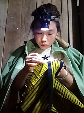 Ngocmi909 online show from March 2026 01:28:01 PM