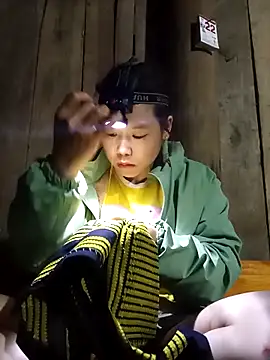 Ngocmi909 online show from March 2026 01:40:01 PM