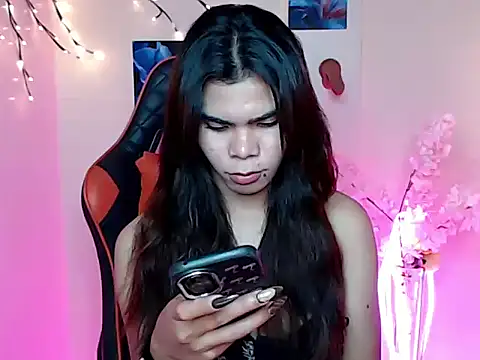 Snapshot of dianne_swift chatting on November 2025 12:54:02 PM dianne swift online show from November 2025 12:54:02 PM