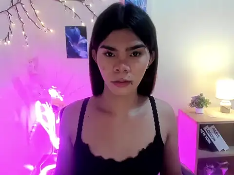 Snapshot of dianne_swift chatting on October 2025 03:18:02 AM dianne swift online show from October 2025 03:18:02 AM