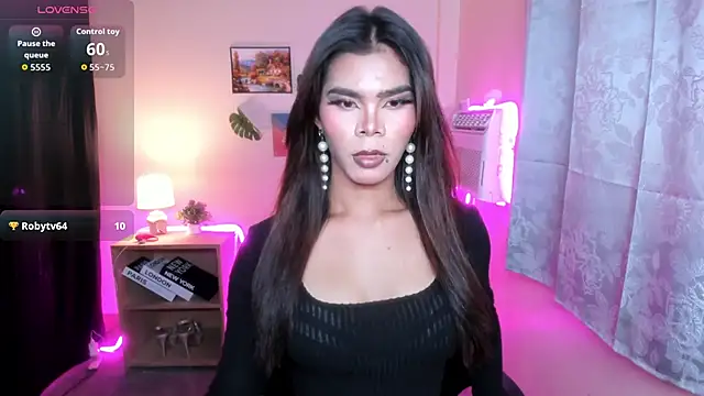 Snapshot of dianne_swift chatting on November 2025 01:37:01 PM dianne swift online show from November 2025 01:37:01 PM