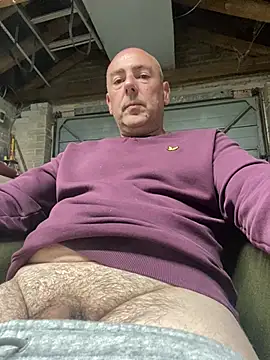 Richmcgee online show from May 2026 07:28:02 PM