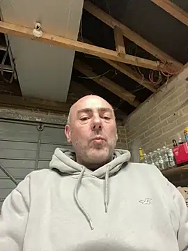 Richmcgee online show from March 2026 08:26:02 PM