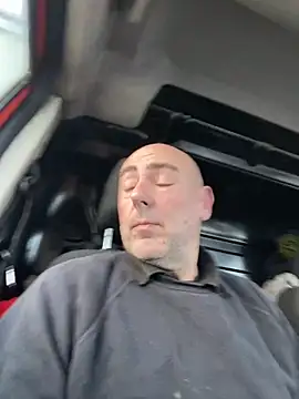 Richmcgee online show from March 2026 06:48:02 AM