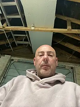 Richmcgee online show from April 2026 07:21:01 PM
