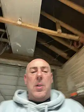 Richmcgee online show from April 2026 07:20:01 PM