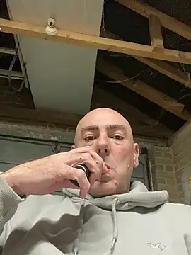 Richmcgee online show from March 2026 08:16:01 PM