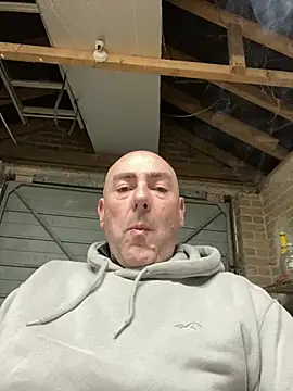 Richmcgee online show from March 2026 08:11:01 PM