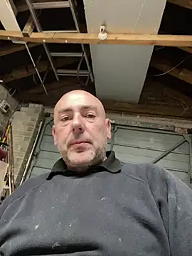 Richmcgee online show from April 2026 07:19:01 PM