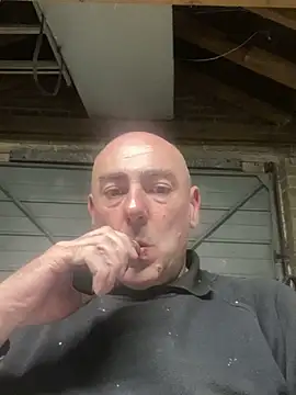 Richmcgee online show from March 2026 08:27:02 PM