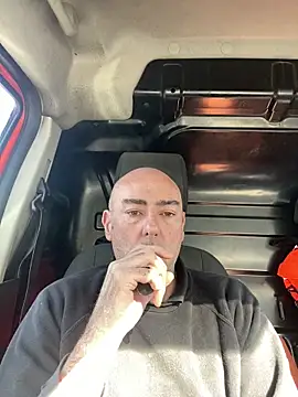 Richmcgee online show from April 2026 10:00:02 AM