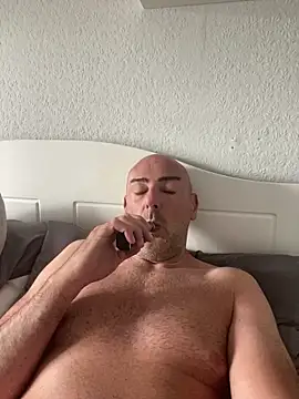 Richmcgee online show from May 2026 03:17:01 PM