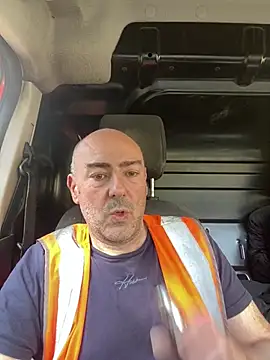 Richmcgee online show from April 2026 01:57:01 PM