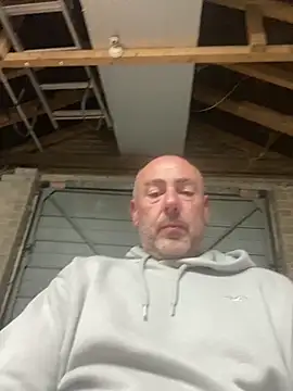 Richmcgee online show from May 2026 07:28:02 PM