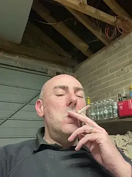 Richmcgee online show from March 2026 08:12:01 PM