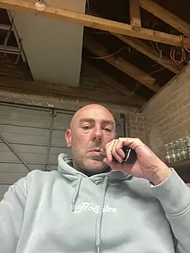 Richmcgee online show from March 2026 07:48:01 PM