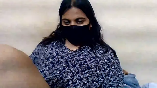 Snapshot of Vaani_Singha chatting on June 2026 04:18:02 PM Vaani Singha online show from June 2026 04:18:02 PM