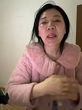 xiiuuff18 online show from February 2026 12:12:02 AM