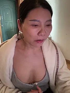 Snapshot of xiiuuff18 chatting on November 2025 12:33:01 AM xiiuuff18 online show from November 2025 12:33:01 AM