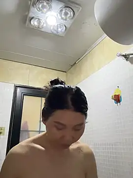 xiiuuff18 online show from July 2026 12:23:01 PM