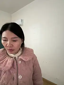 xiiuuff18 online show from February 2026 04:12:01 AM